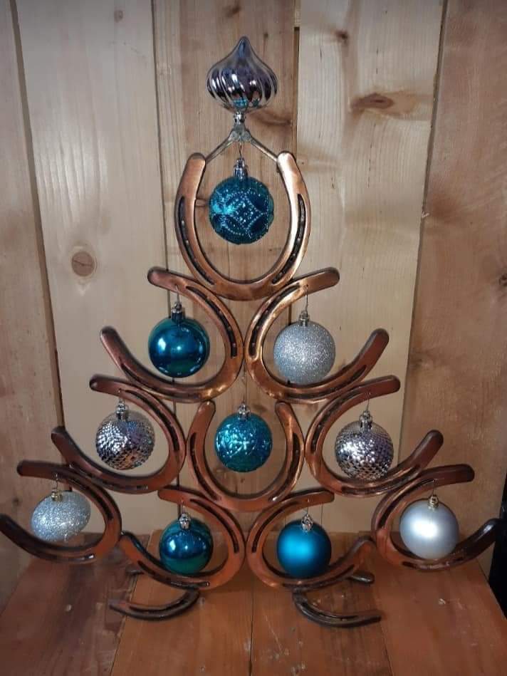 Horseshoe Lucky Christmas Xmas Tree / 4 Tier