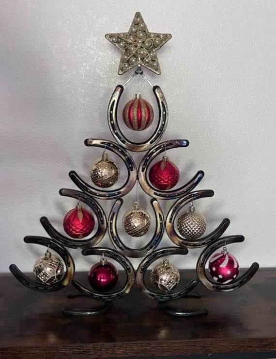 Horseshoe Lucky Christmas Xmas Tree / 4 Tier