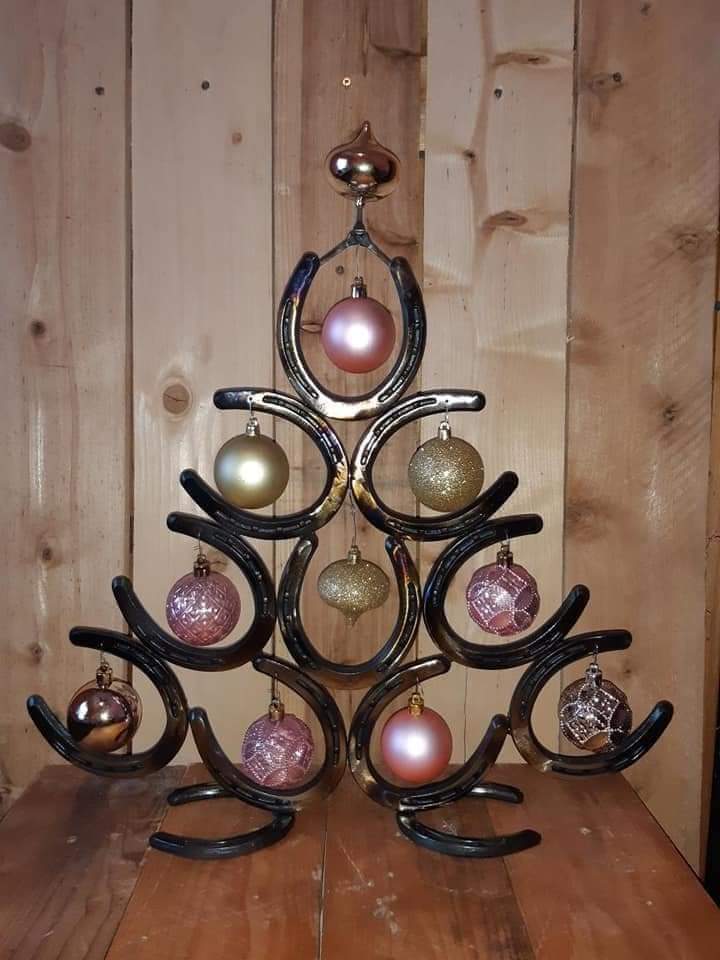 Horseshoe Lucky Christmas Xmas Tree / 4 Tier