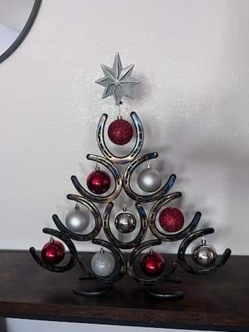 Horseshoe Lucky Christmas Xmas Tree / 4 Tier