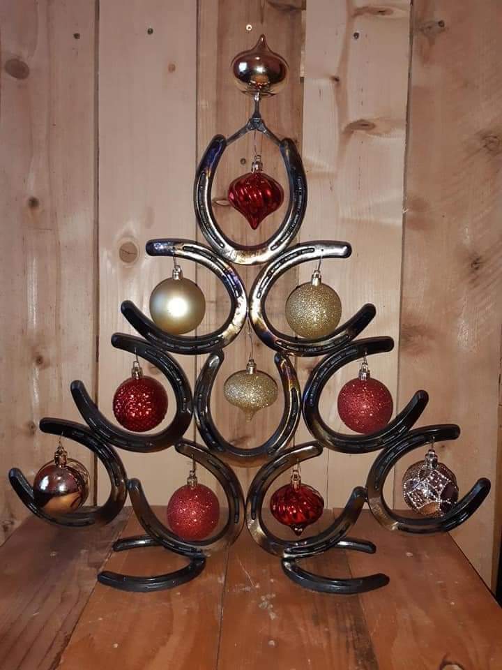 Horseshoe Lucky Christmas Xmas Tree / 4 Tier