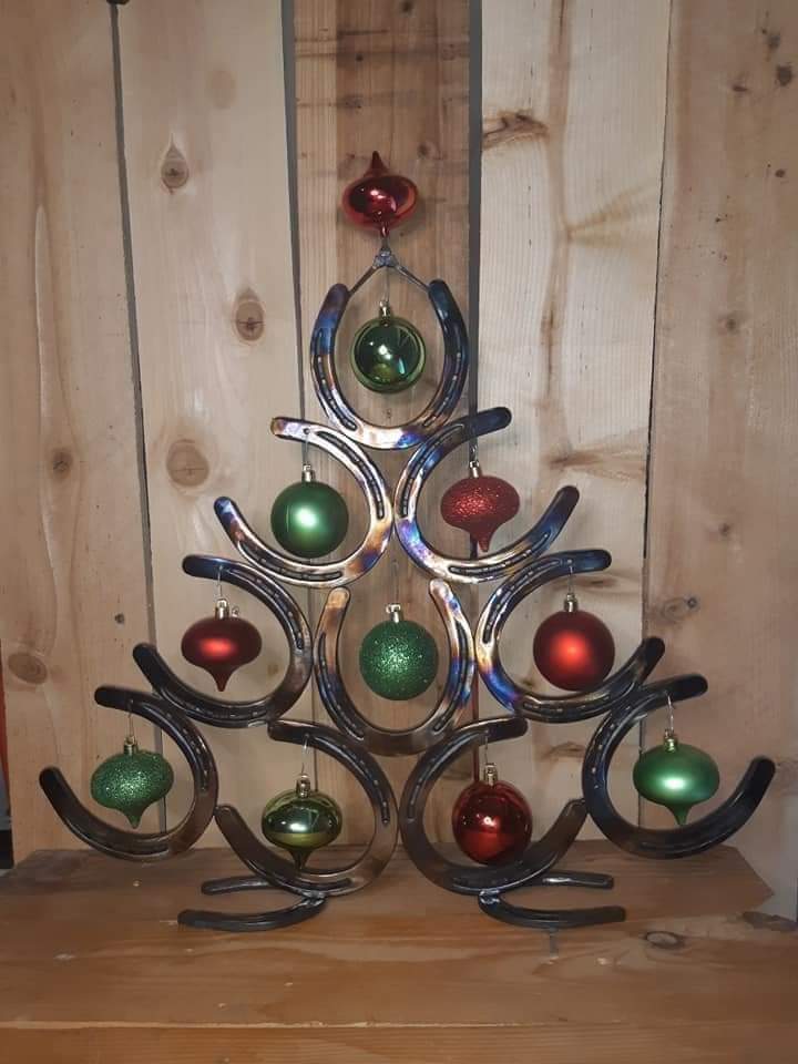 Horseshoe Lucky Christmas Xmas Tree / 4 Tier