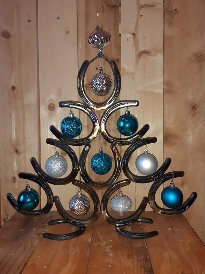 Horseshoe Lucky Christmas Xmas Tree / 4 Tier