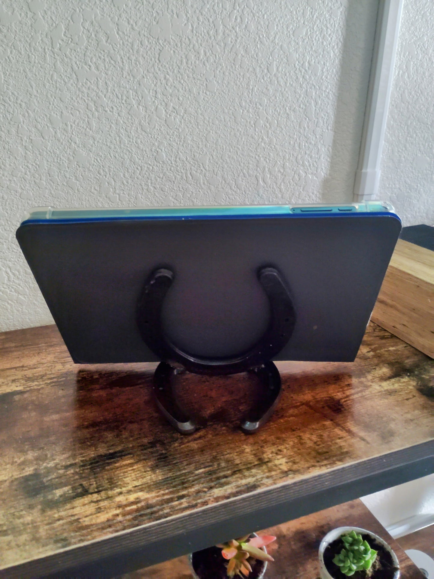 Horseshoe Tablet / Large Phone Holder Torched Finish