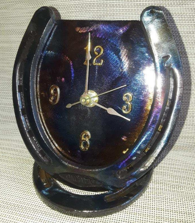 Horseshoe Self Standing Desk Counter Tabletop Clock