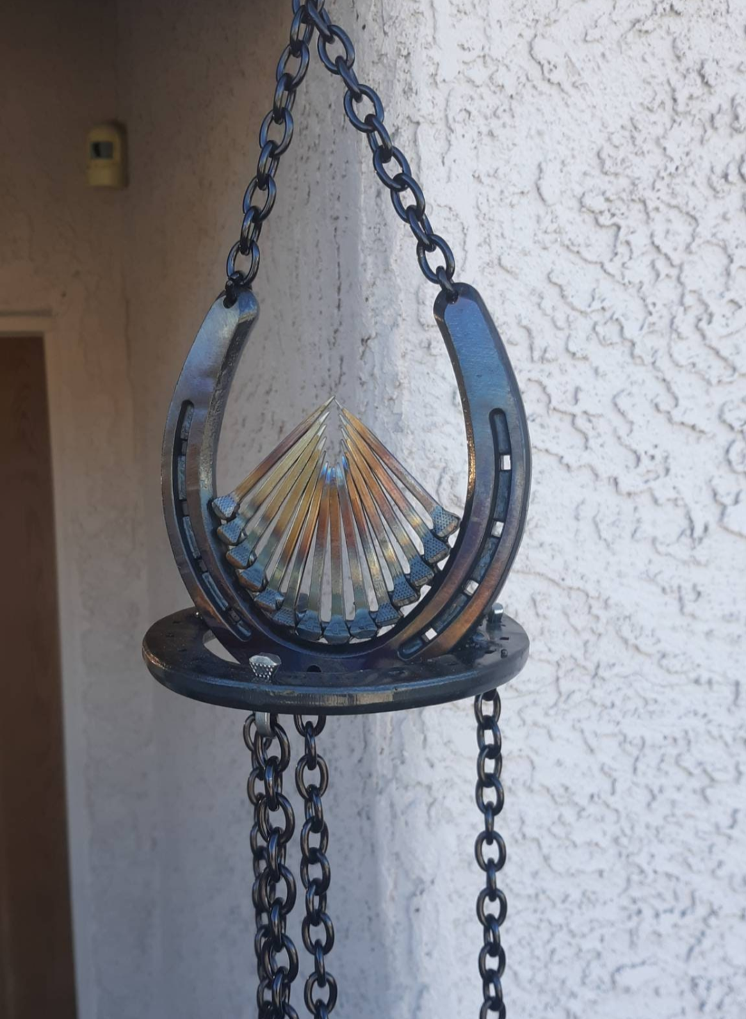 Horseshoe Hanging Wind "Unchime" accented with Horseshoe Nails