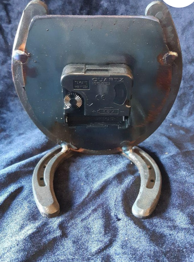 Horseshoe Self Standing Desk Counter Tabletop Clock