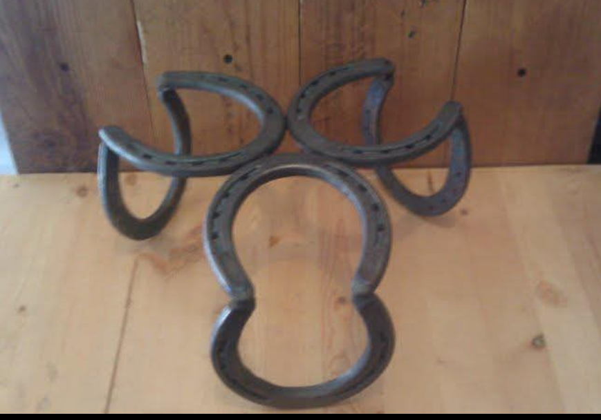 Horseshoe Plant Stand